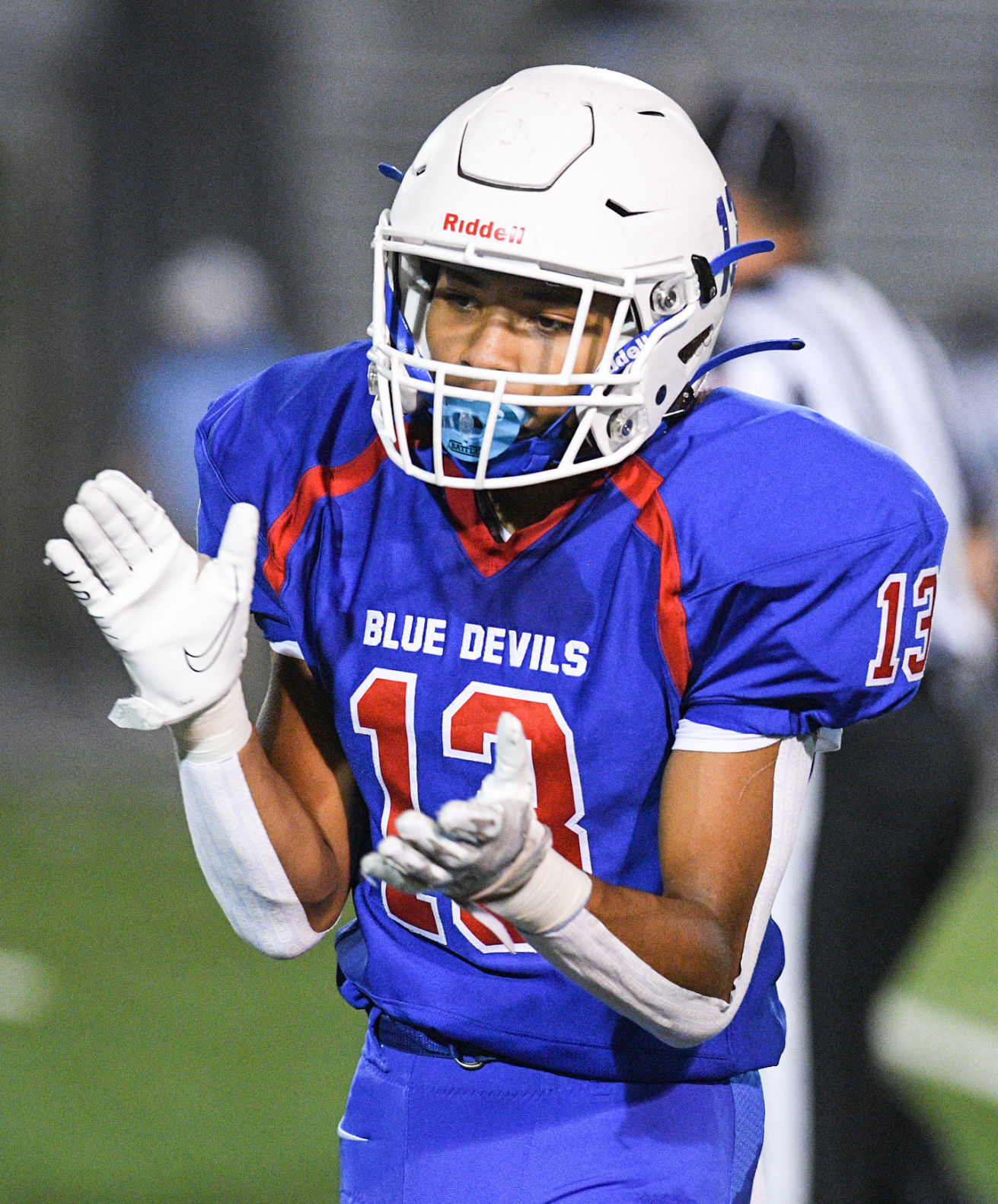 090921-qc-spt-central-football-017